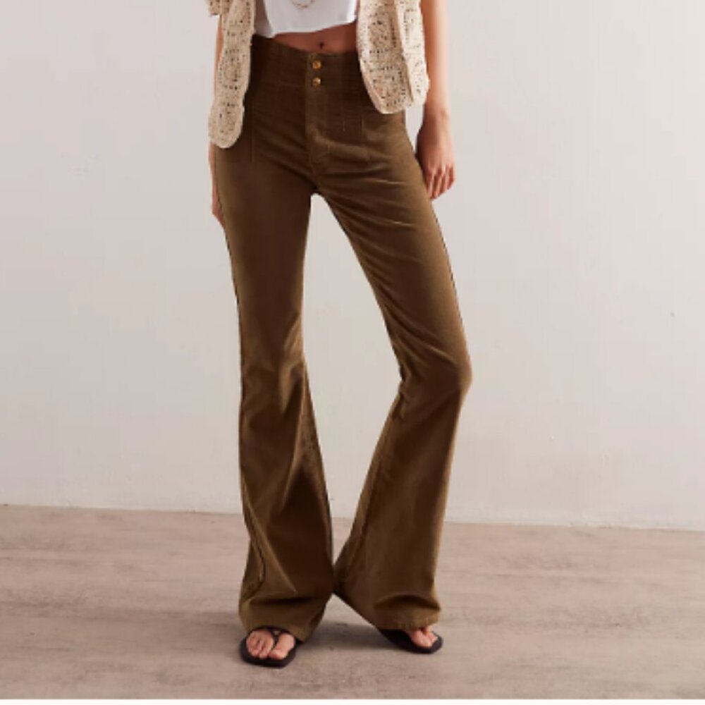 new Free People Jayde Flare Jeans in Fir green 252 - Picture 2 of 6